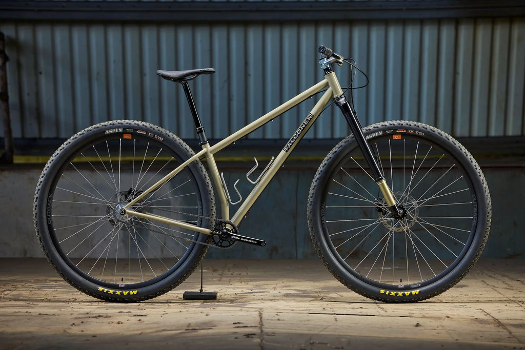 Outback Alloy 32"