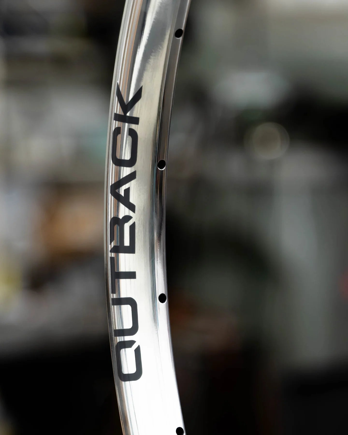 Outback Polished Silver Alloy 650b